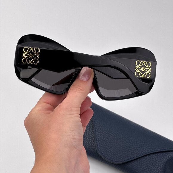 Loewe ANAGRAM LW40128I Sunglasses – Black Cat-Eye Frame | Model LW40128I 01A - Picture 2 of 12